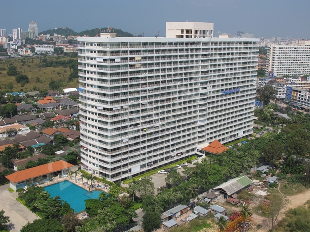 View Talay 5 condo building, and Avalon Beach Resort Hotel, located in Dongtan Beach, Jomtien, Pattaya, Thailand.